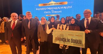 Derince Kız Anadolu İmam Hatip Lisesi, İmam Hatip Okulları Başarılı Örnekler Sergisi’nde birincilik ödülüne layık görüldü.