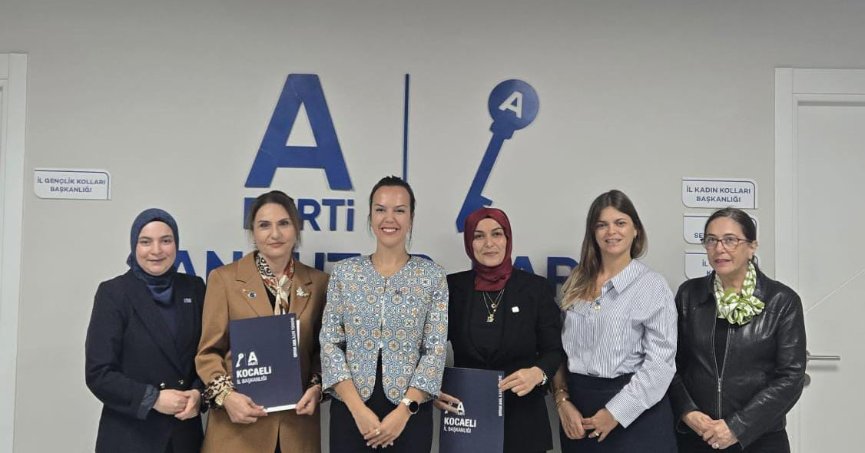 ANAHTAR PARTİ KOCAELİ KADIN KOLLARI’NDA YENİ GÖREVLENDİRMELER