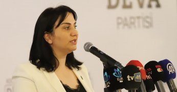 DEVA Partili Zeynep Sudan: “28 Şubat’ın dersleri unutulmamalı, Azerbaycan’da başörtüsü kısıtlamalarına son verilmelidir”