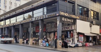 Yazar, Sanat Yönetmeni Ömer Murat Şen Yazısı: Denizli Merkezde lezzet durağı: Varol Gurmede Denizli kebabı